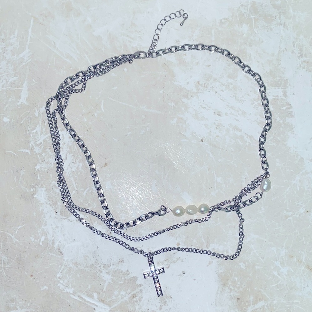 mcmlxxx designer choker necklace NWT UNI pearls w cross​​​​​